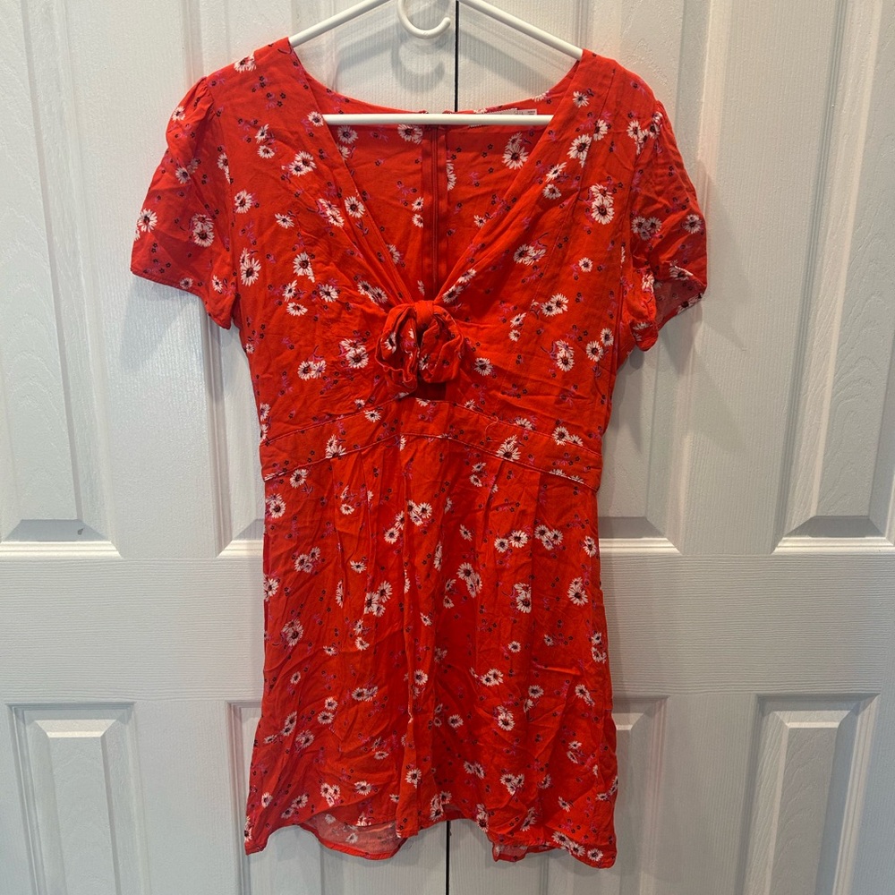 Mi Ami Red Floral Tie-Front Mini Dress – Size L
